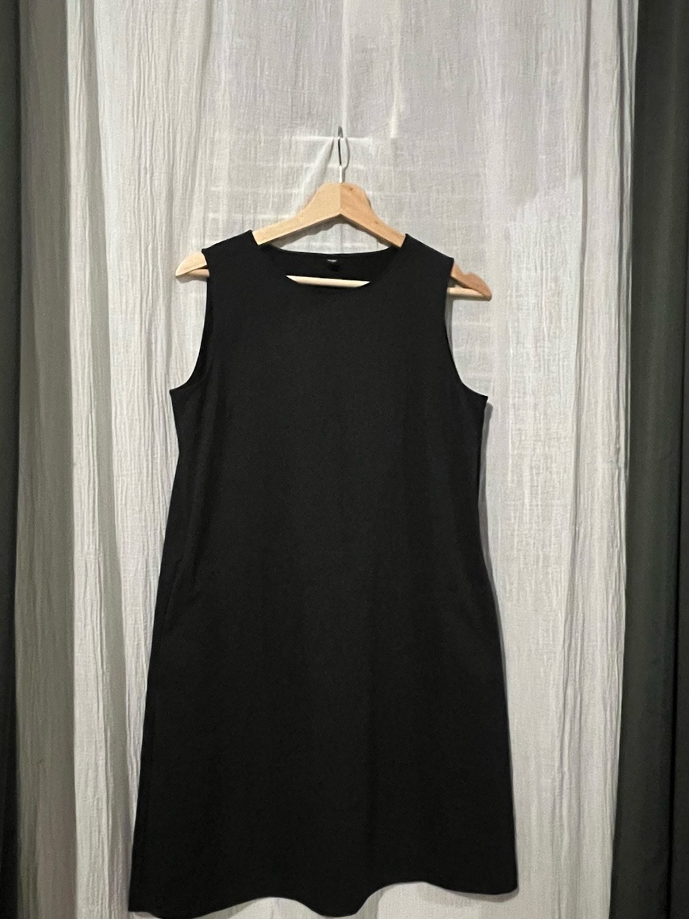 Uniqlo AIRism black sleeveless mini dress small/medium